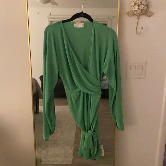 ASOS never worn green slinky dress - Picture 2 of 3